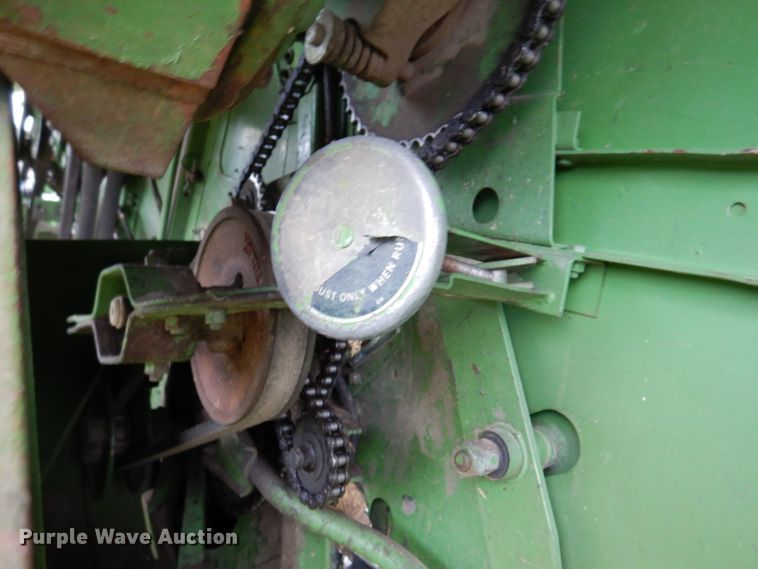 image for item IQ9716 1980 John Deere 6620 Turbo  combine