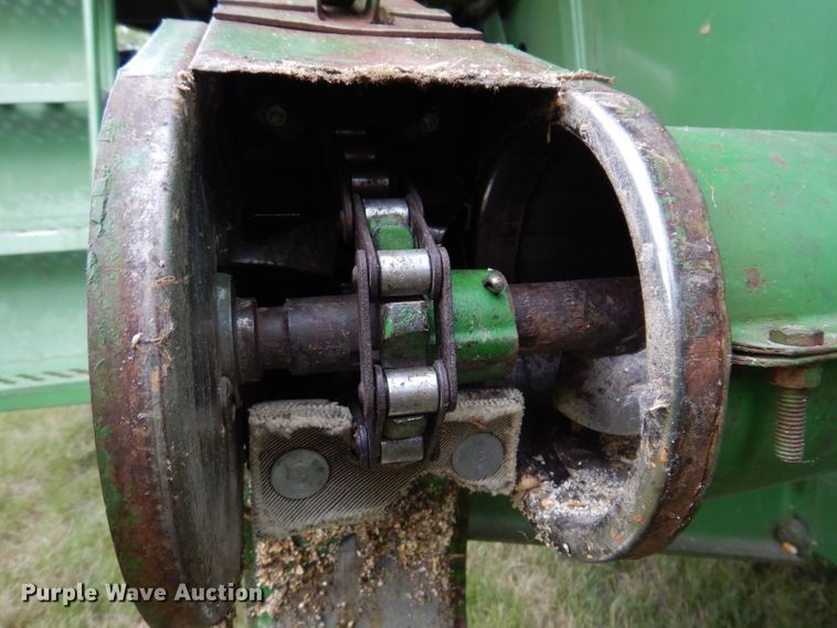 image for item IQ9716 1980 John Deere 6620 Turbo  combine
