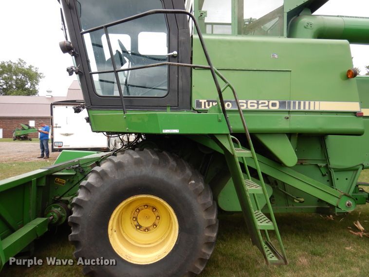 image for item IQ9716 1980 John Deere 6620 Turbo  combine