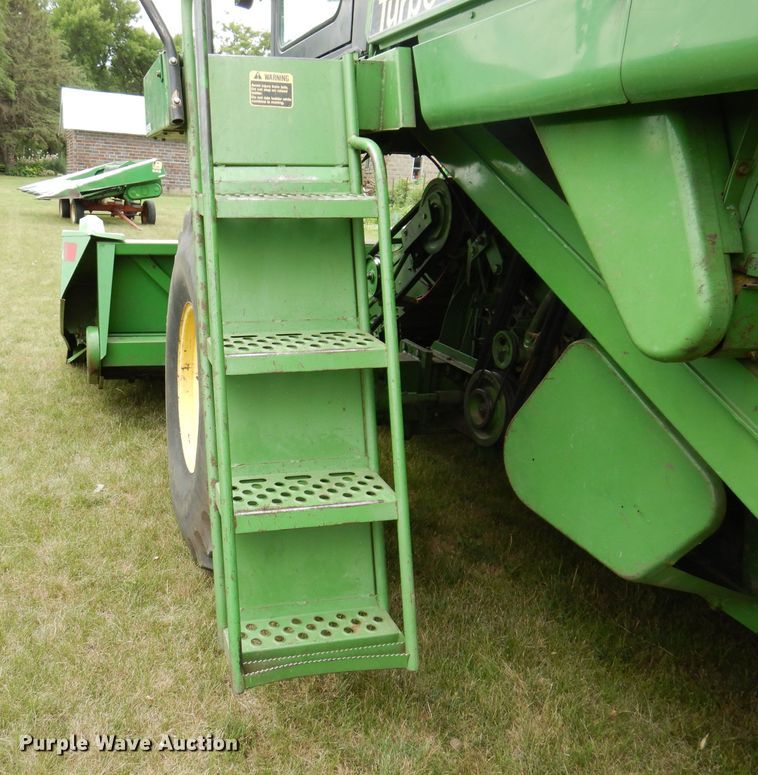 image for item IQ9716 1980 John Deere 6620 Turbo  combine