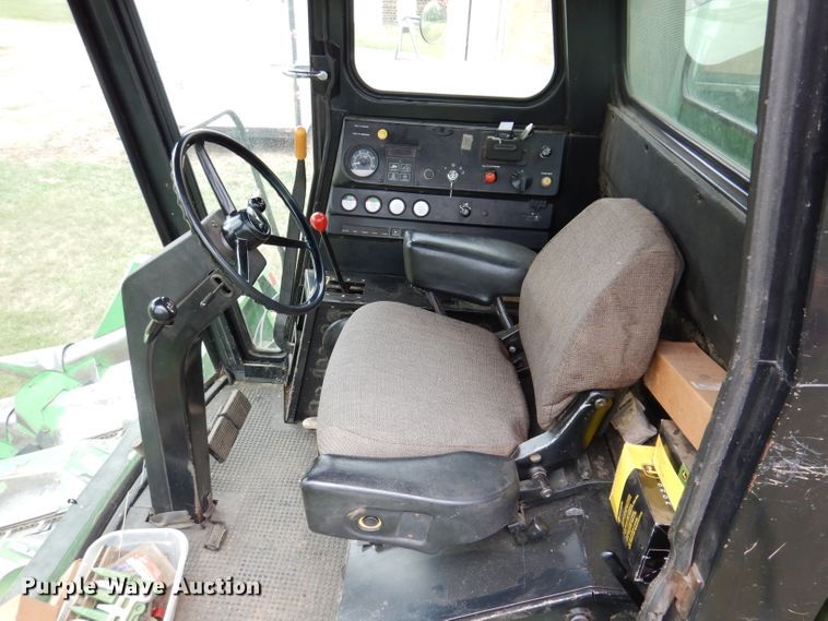 image for item IQ9716 1980 John Deere 6620 Turbo  combine