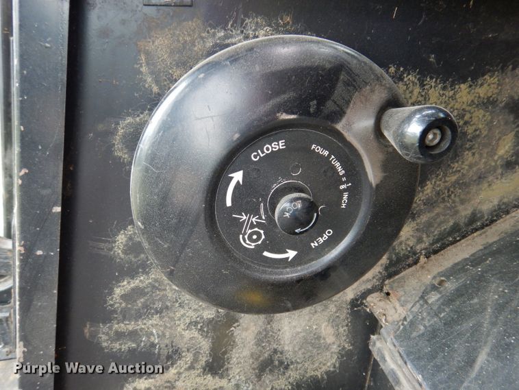 image for item IQ9716 1980 John Deere 6620 Turbo  combine