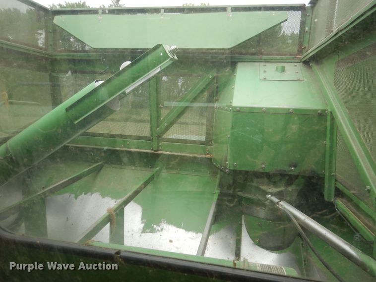 image for item IQ9716 1980 John Deere 6620 Turbo  combine