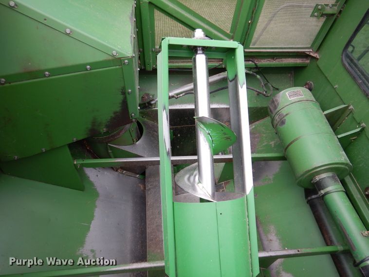 image for item IQ9716 1980 John Deere 6620 Turbo  combine