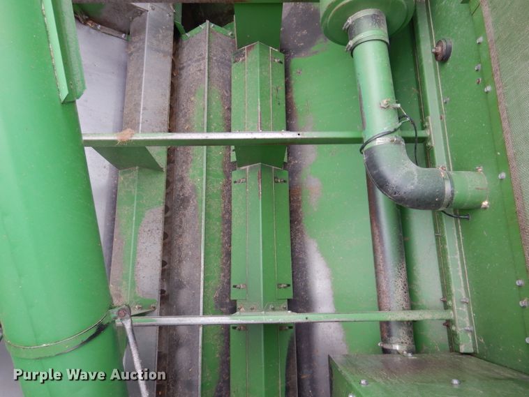 image for item IQ9716 1980 John Deere 6620 Turbo  combine