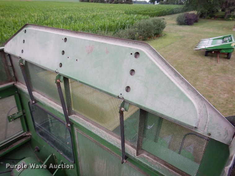 image for item IQ9716 1980 John Deere 6620 Turbo  combine