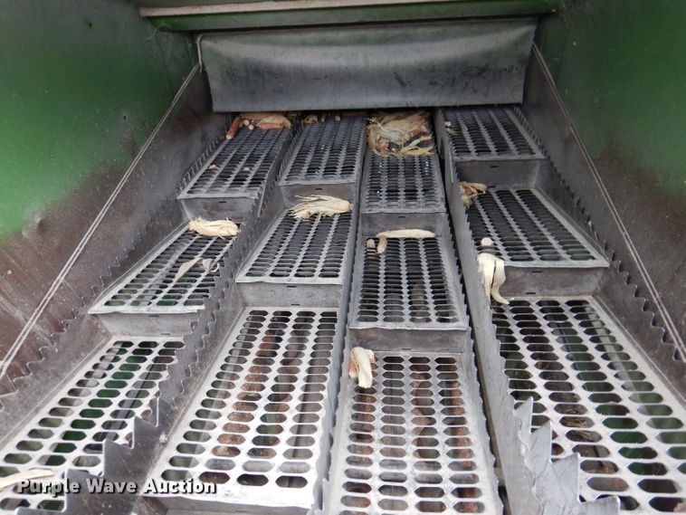 image for item IQ9716 1980 John Deere 6620 Turbo  combine