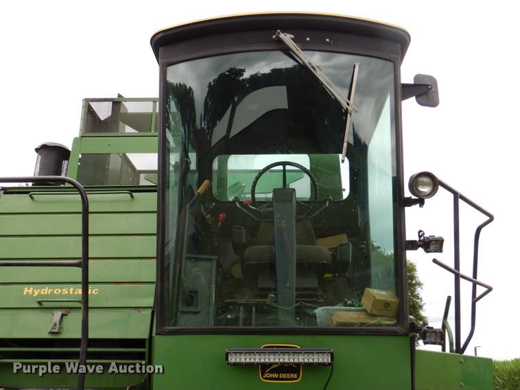 image for item IQ9716 1980 John Deere 6620 Turbo  combine