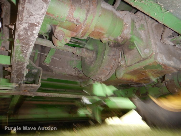 image for item IQ9716 1980 John Deere 6620 Turbo  combine