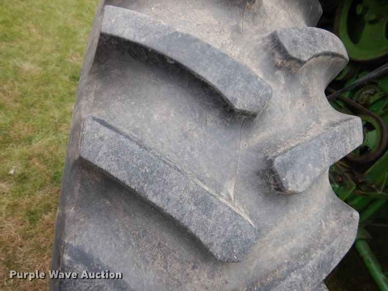 image for item IQ9716 1980 John Deere 6620 Turbo  combine