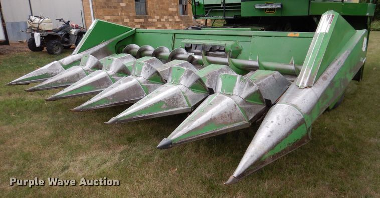 image for item IQ9717 John Deere 643  corn head
