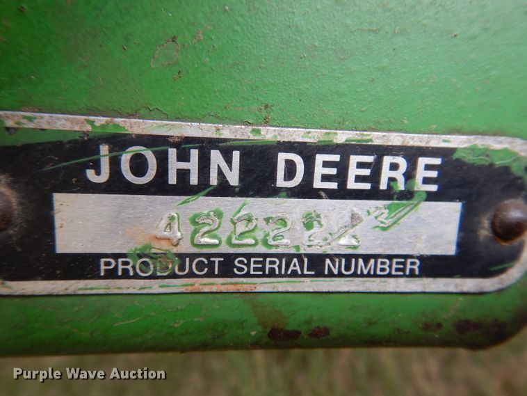 image for item IQ9717 John Deere 643  corn head