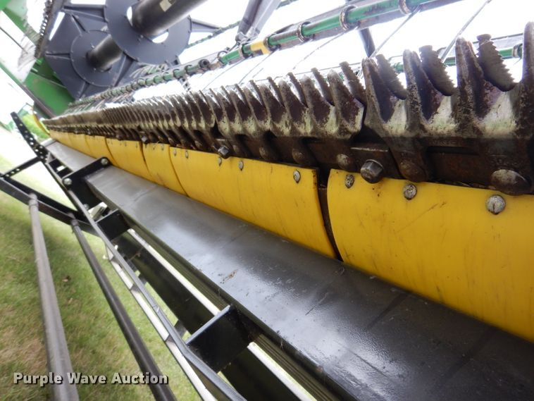 image for item IQ9718 John Deere 220  flex head