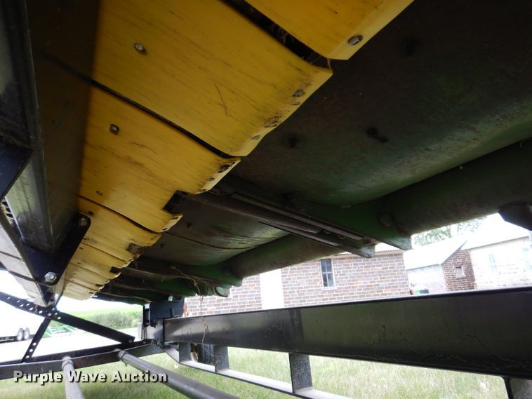 image for item IQ9718 John Deere 220  flex head