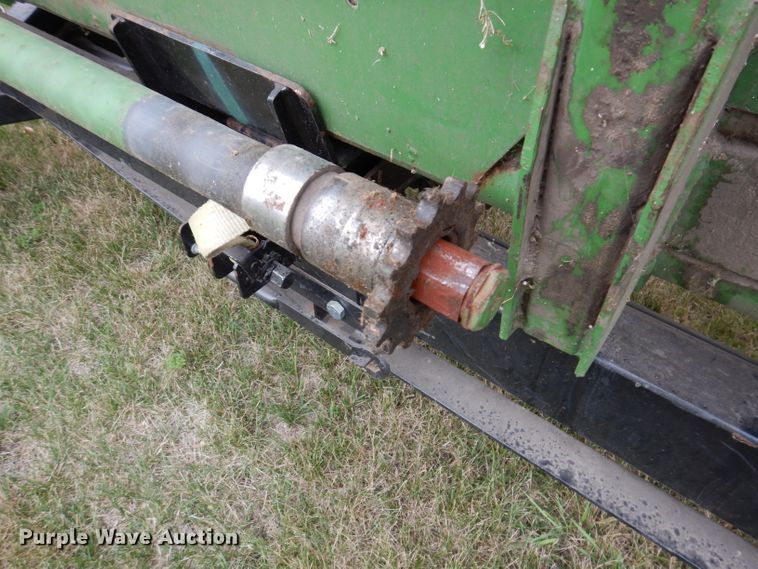 image for item IQ9718 John Deere 220  flex head