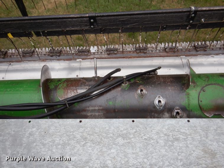 image for item IQ9718 John Deere 220  flex head