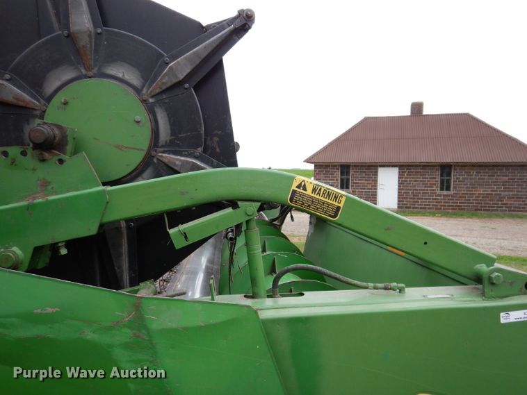 image for item IQ9718 John Deere 220  flex head