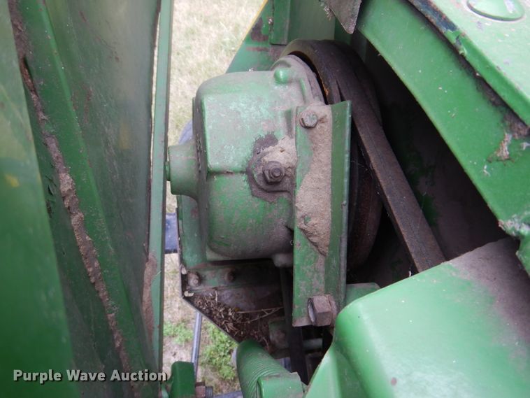 image for item IQ9718 John Deere 220  flex head