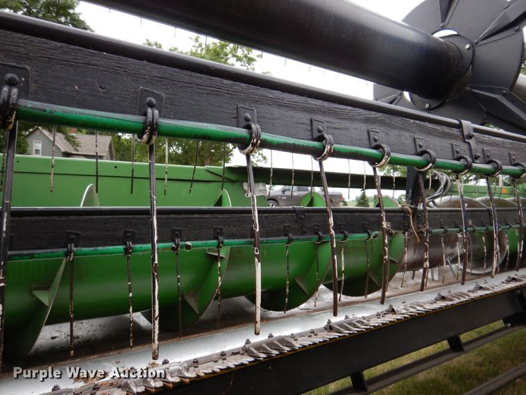 image for item IQ9718 John Deere 220  flex head