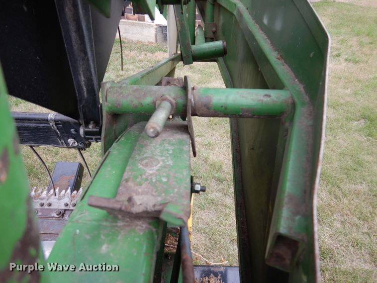 image for item IQ9718 John Deere 220  flex head