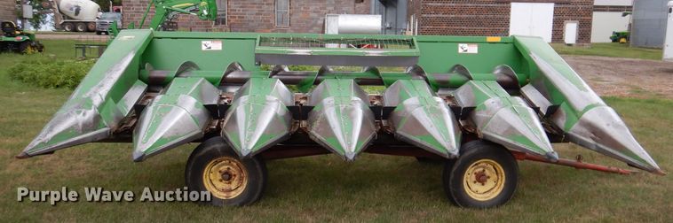 image for item IQ9719 John Deere 643  corn head