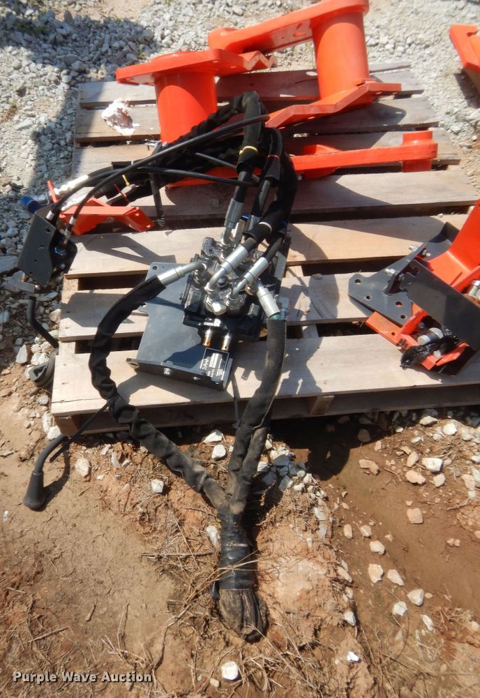 image for item IT9570 Kubota LA1154  loader