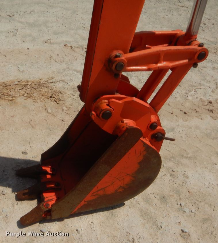 image for item IT9582 2014 Kubota B26  backhoe