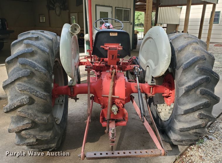 image for item JM9752 Ford 841 Powermaster  tractor