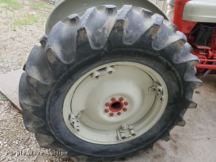 image for item JM9752 Ford 841 Powermaster  tractor