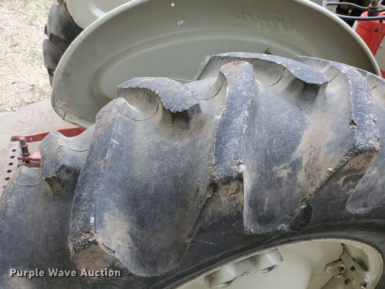 image for item JM9752 Ford 841 Powermaster  tractor