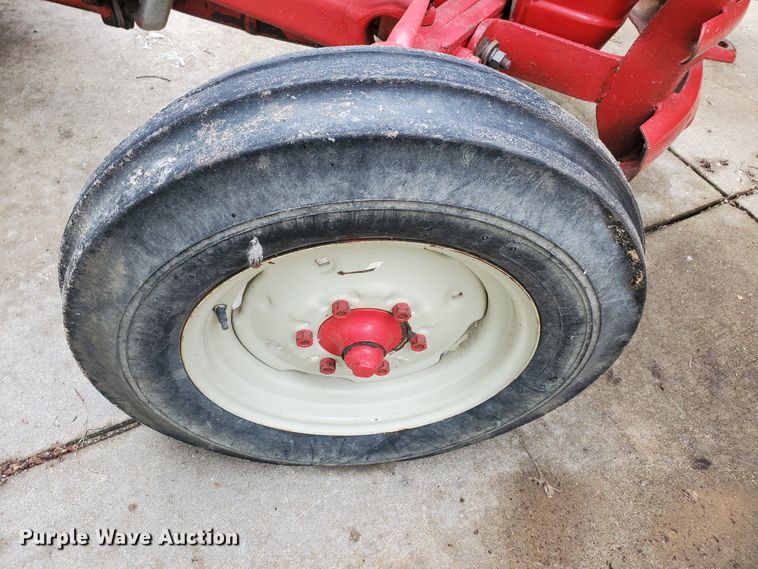 image for item JM9752 Ford 841 Powermaster  tractor