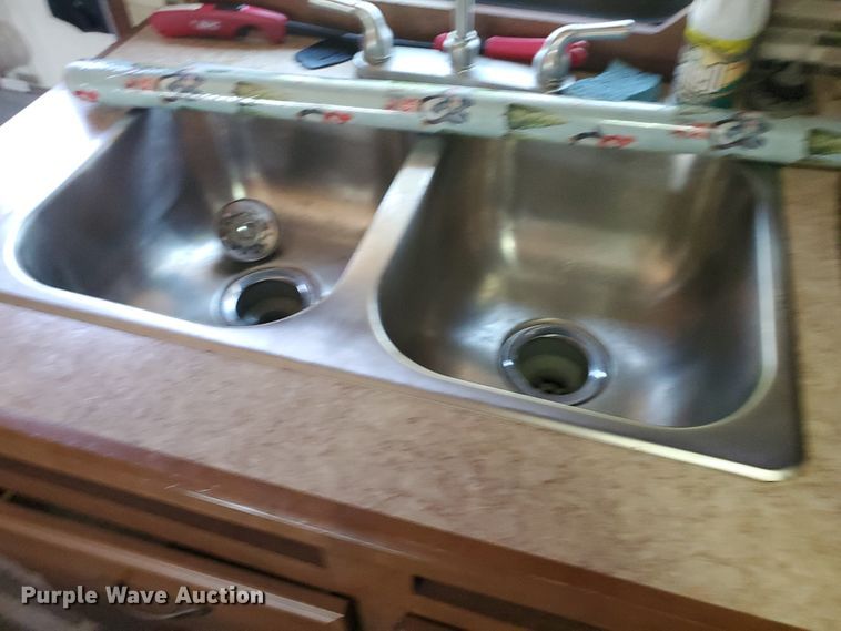 image for item JM9753 2015 Bison Ranger  livestock trailer