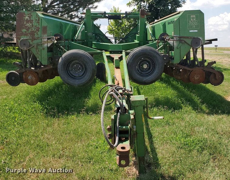 image for item JM9754 1988 Great Plains Solid Stand 24  grain drill