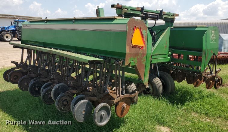 image for item JM9754 1988 Great Plains Solid Stand 24  grain drill
