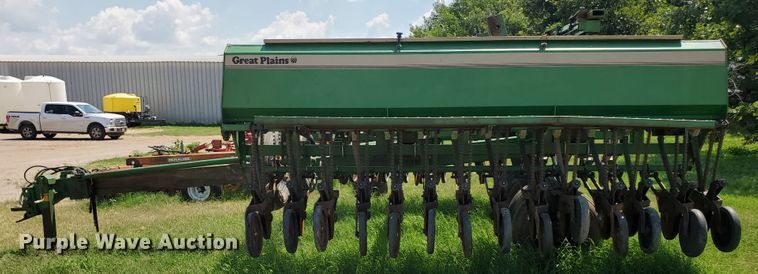 image for item JM9754 1988 Great Plains Solid Stand 24  grain drill