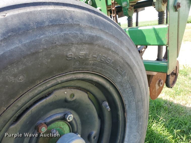 image for item JM9754 1988 Great Plains Solid Stand 24  grain drill