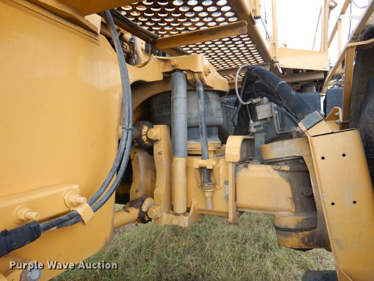 image for item JY9754 2011 Ag-Chem RoGator 994  sprayer