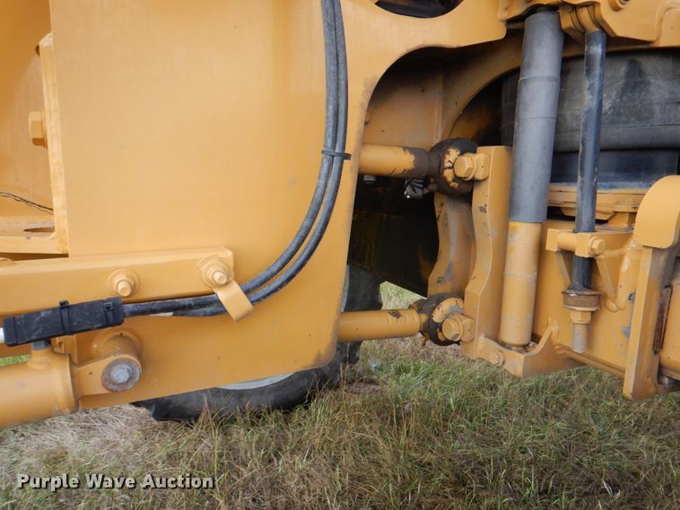 image for item JY9754 2011 Ag-Chem RoGator 994  sprayer