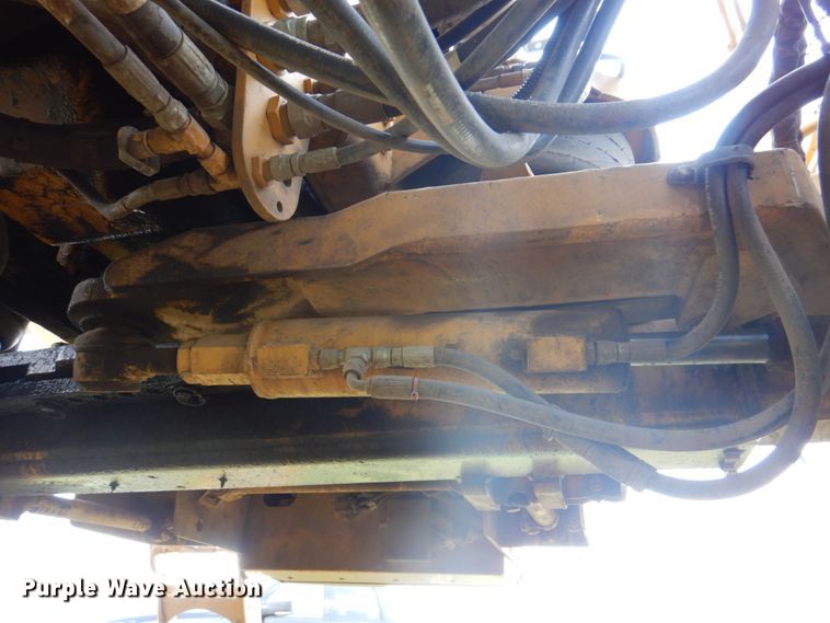 image for item JY9754 2011 Ag-Chem RoGator 994  sprayer