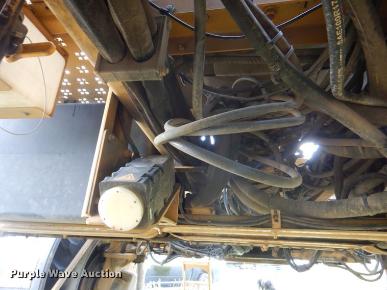 image for item JY9754 2011 Ag-Chem RoGator 994  sprayer