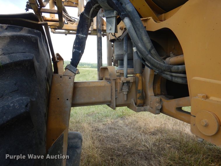 image for item JY9754 2011 Ag-Chem RoGator 994  sprayer