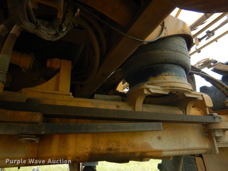 image for item JY9754 2011 Ag-Chem RoGator 994  sprayer