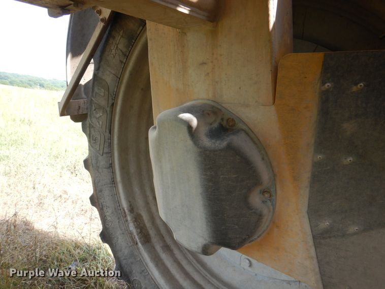 image for item JY9754 2011 Ag-Chem RoGator 994  sprayer