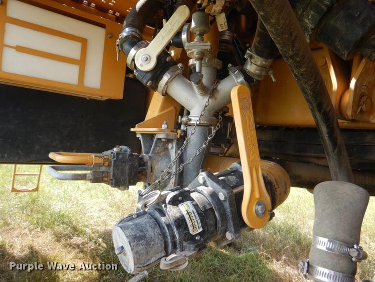 image for item JY9754 2011 Ag-Chem RoGator 994  sprayer