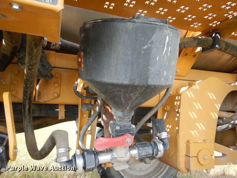 image for item JY9754 2011 Ag-Chem RoGator 994  sprayer
