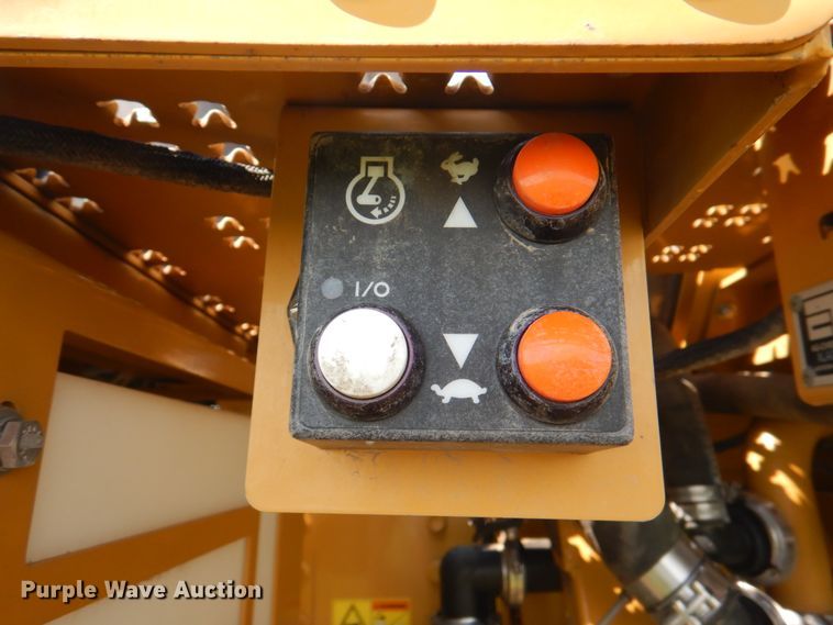 image for item JY9754 2011 Ag-Chem RoGator 994  sprayer