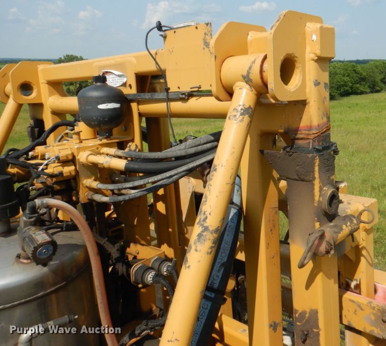 image for item JY9754 2011 Ag-Chem RoGator 994  sprayer