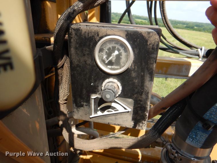 image for item JY9754 2011 Ag-Chem RoGator 994  sprayer