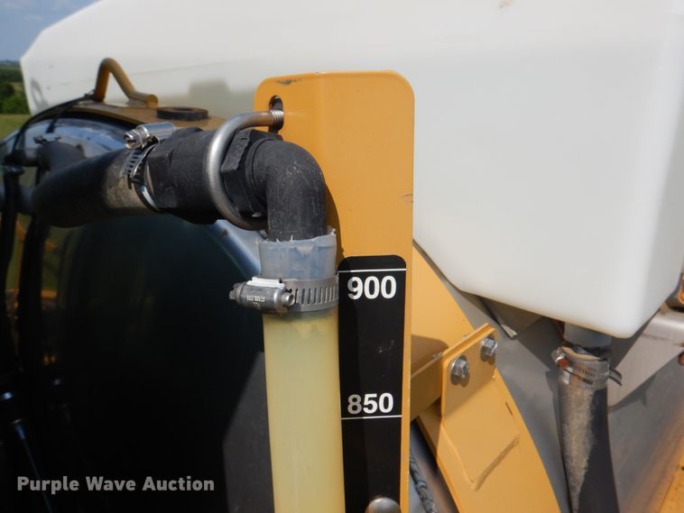 image for item JY9754 2011 Ag-Chem RoGator 994  sprayer