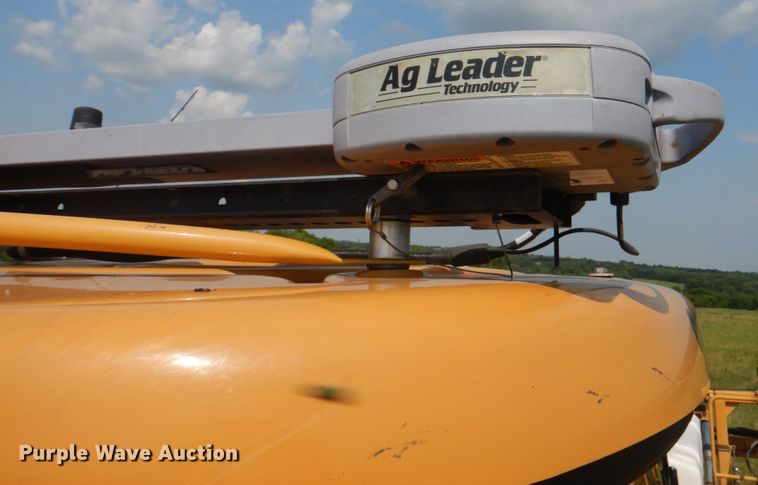 image for item JY9754 2011 Ag-Chem RoGator 994  sprayer